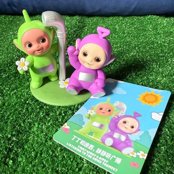 Pop Mart x WildBrain Teletubbies Tinky Winky & Dipsy Figures Set - Voice Trumpet - Picture 1 of 16